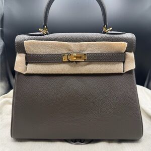 KL25 Kelly 25cm - GHW- Etain Grey Togo Leather Top Handle Bag w/ Crossbody Strap